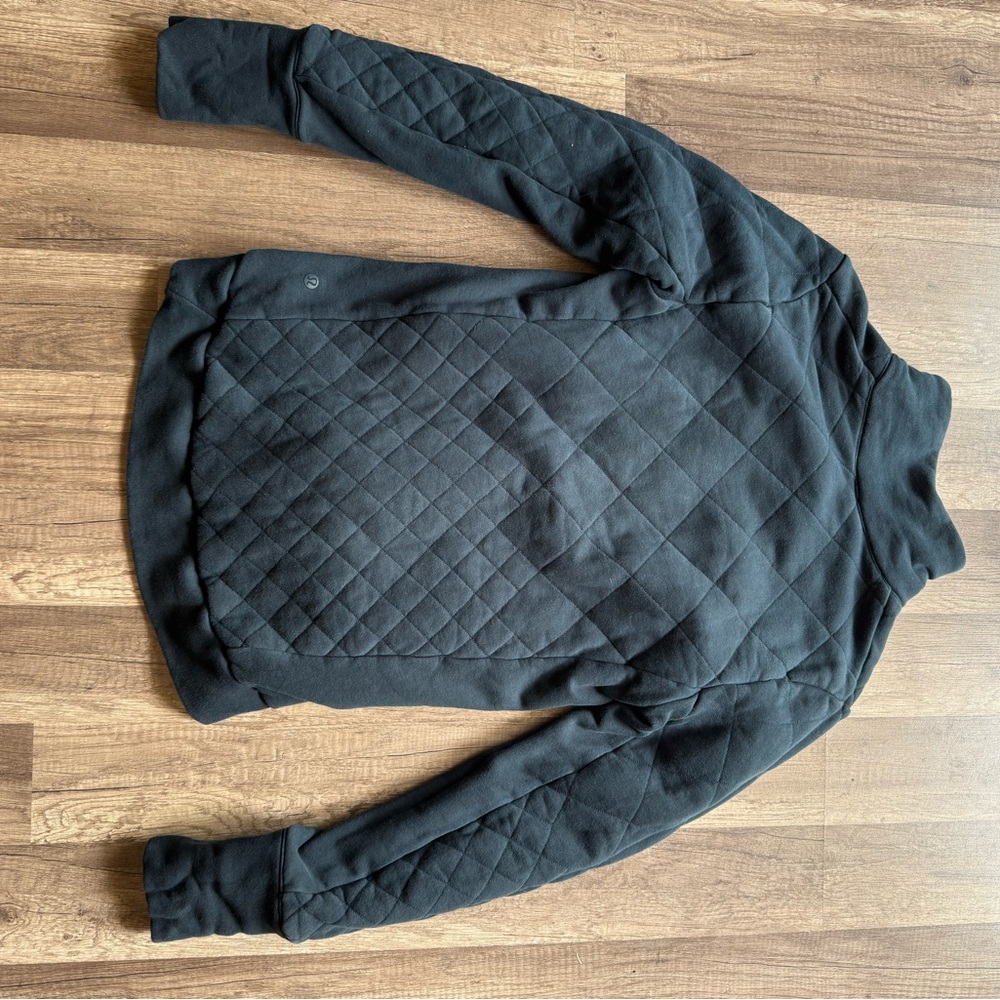 Lululemon Quilted Black Pullover - image 4